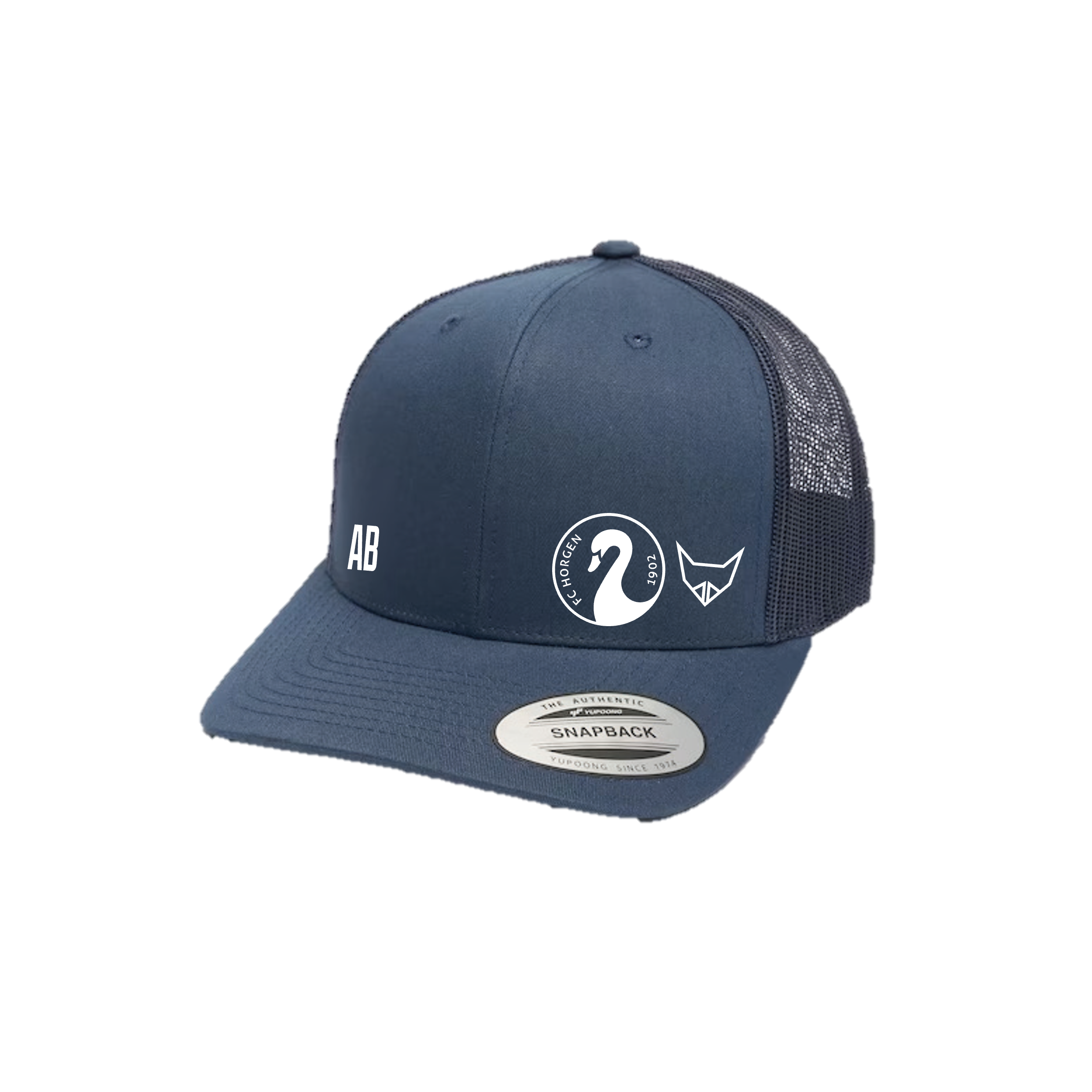 Blaue Baseballkappe mit aufgedrucktem Logo, Netzeinsatz und Snapback-Verschluss.